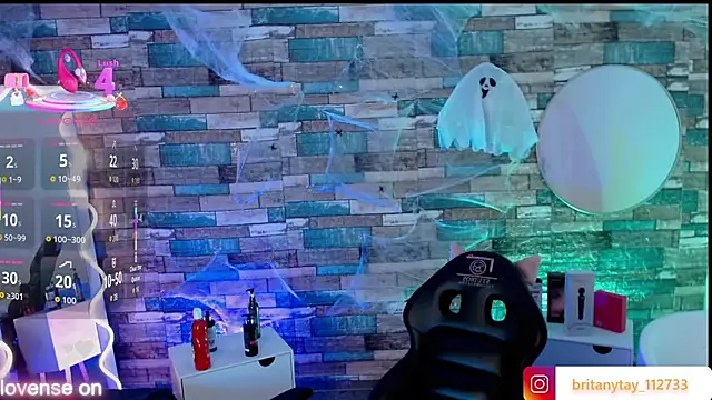 boyfox tay online show from October 18, 2025, 4:59 am