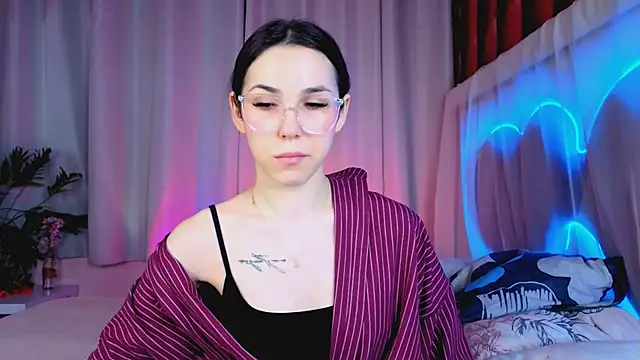 -CindyLou online show from February 7, 2026, 5:00 am