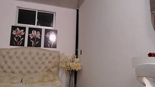 pinky f00x online show from September 27, 2025, 12:48 am