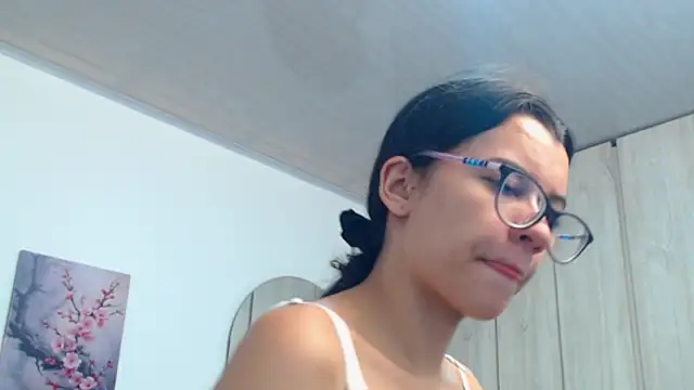 pinky f00x online show from November 22, 2025, 8:08 pm