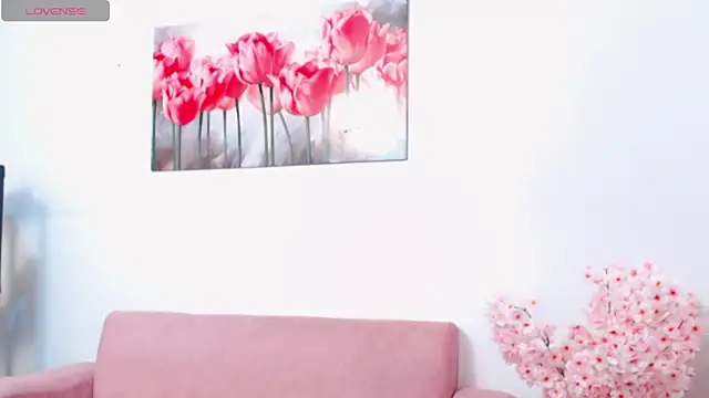 pinky f00x online show from February 26, 2026, 7:24 pm