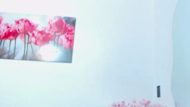 pinky f00x online show from April 6, 2026, 7:26 pm