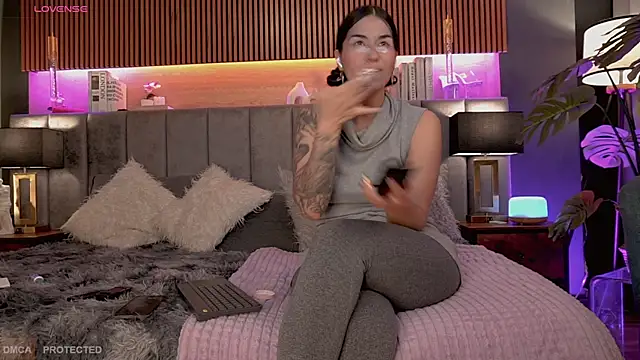 Angelina Dior online show from June 26, 2026, 4:11 pm