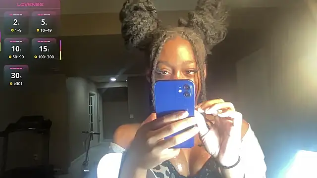 maskedgirl5005 online show from September 22, 2025, 7:27 pm