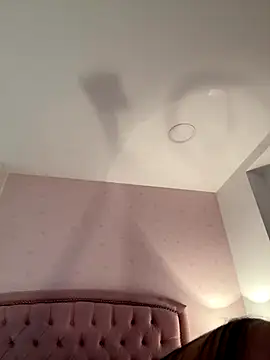 Bella  Wood online show from November 29, 2025, 8:12 pm