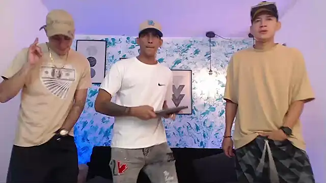 Snapshot of Kings_of_heaven chatting on October 4, 2025, 8:18 pm Kings of heaven online show from October 4, 2025, 8:18 pm