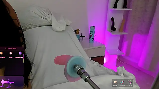 arynaughty20 online show from December 1, 2025, 11:48 am