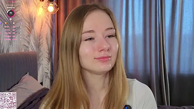 ElvinaRose online show from April 3, 2026, 5:27 am