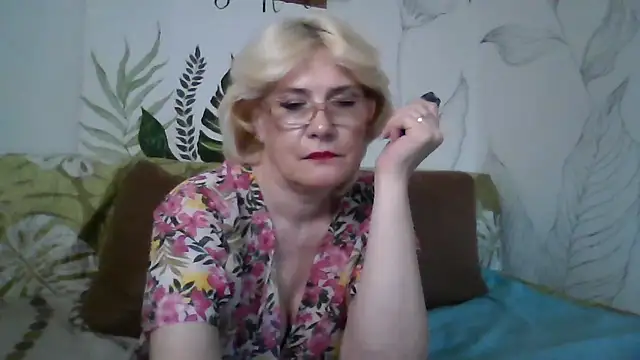 Snapshot of Catty_Lady chatting on June 24, 2026, 4:39 pm Catty Lady online show from June 24, 2026, 4:39 pm