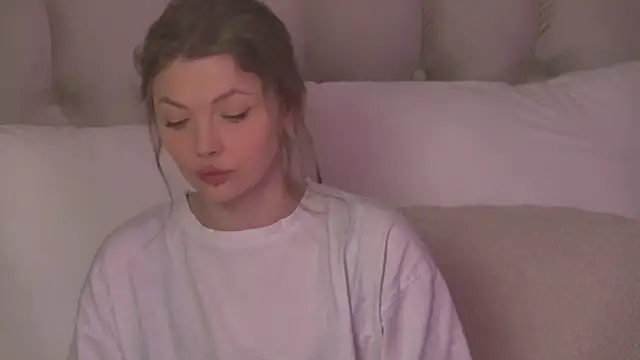 Snapshot of miamunn chatting on May 18, 2026, 3:35 am miamunn online show from May 18, 2026, 3:35 am