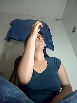 lareinalareinadelanal online show from October 18, 2025, 9:54 am