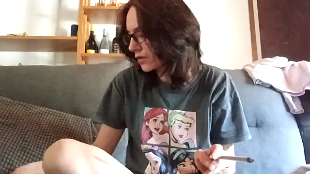 Snapshot of Goticmom chatting on April 16, 2026, 1:12 pm Goticmom online show from April 16, 2026, 1:12 pm