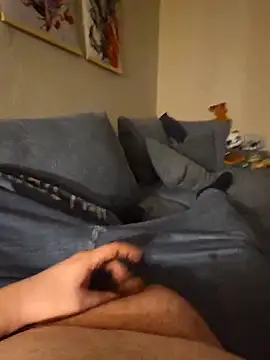 Kuramax4 online show from December 15, 2025, 11:31 pm