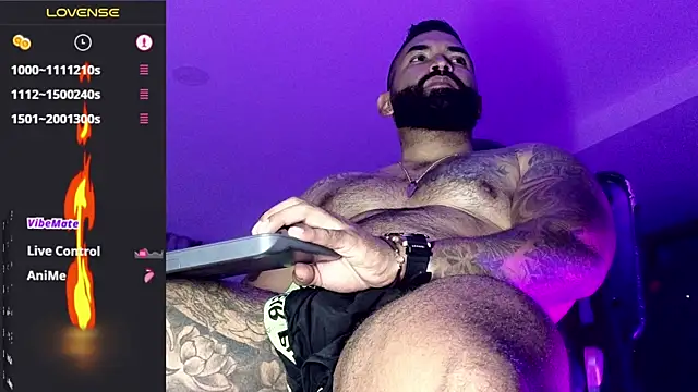 Max-prada online show from May 29, 2026, 2:42 am