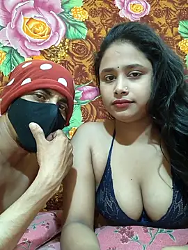 Seducing couple online show from March 28, 2026, 4:39 pm