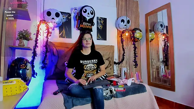  samanthaa foxx online show from October 10, 2025, 11:31 am