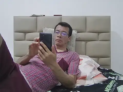 skinnylatino51 online show from December 14, 2025, 2:50 am