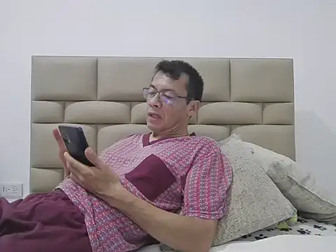 skinnylatino51 online show from March 29, 2026, 12:54 am