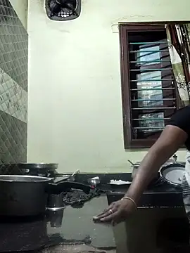 papukurty online show from February 5, 2026, 2:27 am