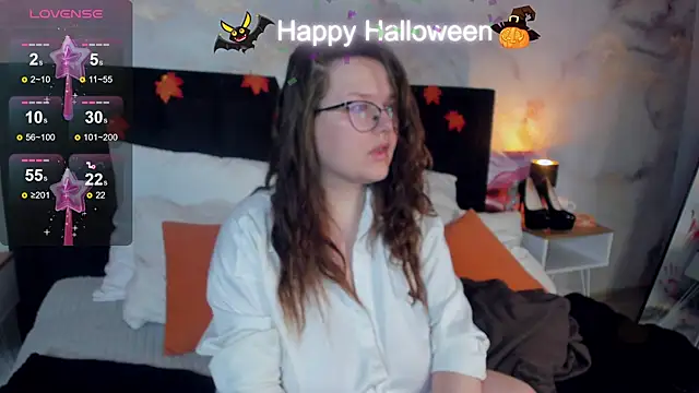 HelenDanvers online show from October 31, 2025, 2:34 am