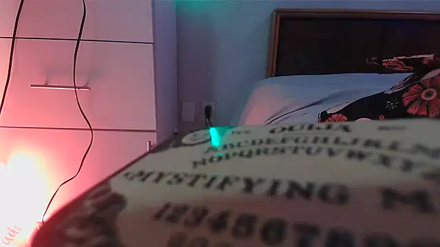 SatiroyNinfa online show from December 1, 2025, 2:44 pm