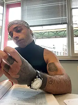 1Richrichard1 online show from July 9, 2026, 11:36 am