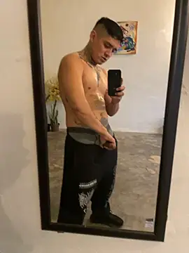 siilvestremx online show from November 29, 2025, 4:15 am