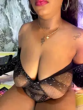 MiiaaCollinss online show from October 9, 2025, 3:54 pm