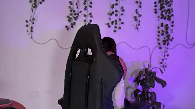 sara doll77 online show from February 11, 2026, 12:43 pm