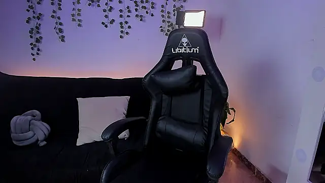 sara doll77 online show from March 7, 2026, 5:32 pm