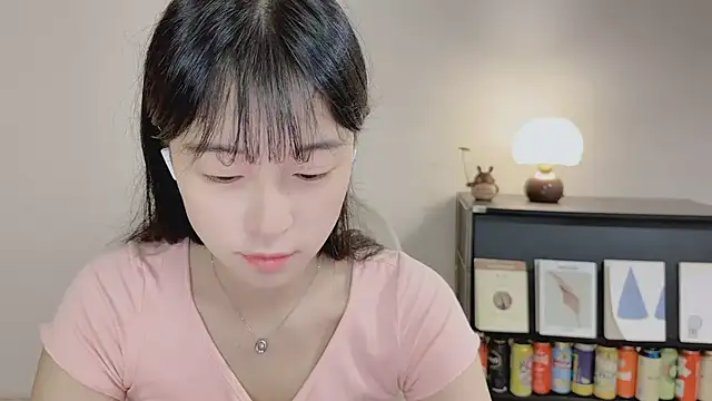 Onechestnut online show from May 19, 2026, 3:57 am
