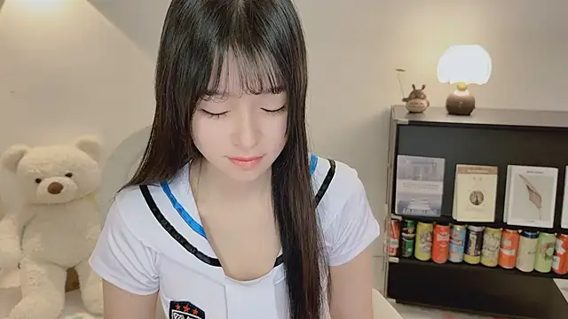 Onechestnut online show from June 4, 2026, 5:02 am