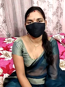 Snapshot of Lalitha-1995 chatting on October 6, 2025, 5:21 pm Lalitha-1995 online show from October 6, 2025, 5:21 pm