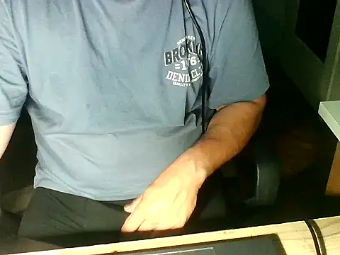 Snapshot of zee06 chatting on July 8, 2026, 7:40 pm zee06 online show from July 8, 2026, 7:40 pm