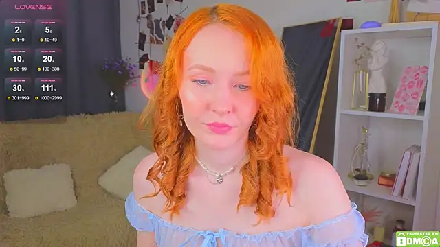 JoyceJones online show from September 30, 2025, 7:08 pm