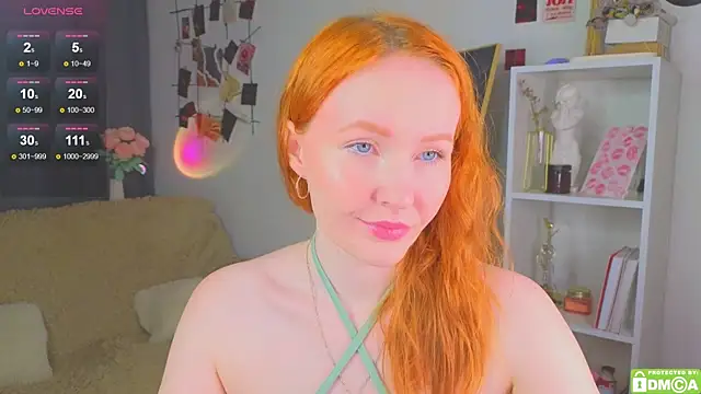 JoyceJones online show from October 8, 2025, 7:11 pm