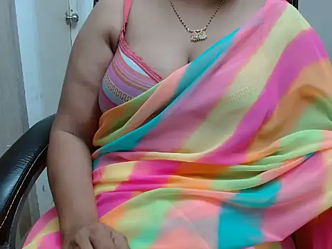 Anushka134 online show from November 13, 2025, 5:01 pm