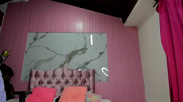 Mindy 19 online show from November 8, 2025, 1:22 pm