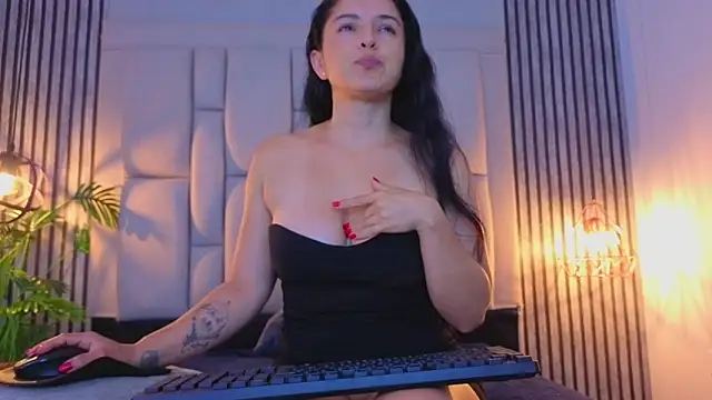 Snapshot of bryonycutee chatting on June 8, 2026, 12:38 pm bryonycutee online show from June 8, 2026, 12:38 pm