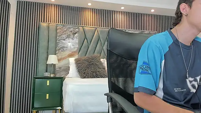 Michael blue online show from October 1, 2025, 2:12 pm