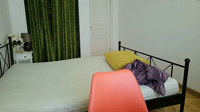 Snapshot of Di_na_Bell chatting on January 19, 2026, 6:39 am Di na Bell online show from January 19, 2026, 6:39 am