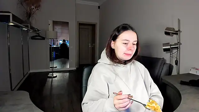 Snapshot of Di_na_Bell chatting on February 6, 2026, 6:29 am Di na Bell online show from February 6, 2026, 6:29 am