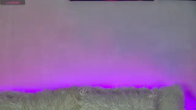 AlysonHuxley  online show from November 25, 2025, 3:56 pm