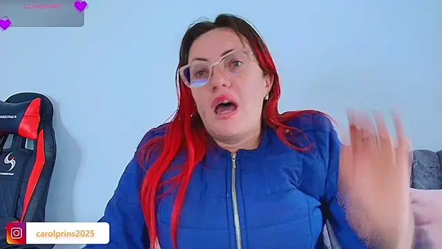 carolinhe  online show from October 15, 2025, 8:09 pm