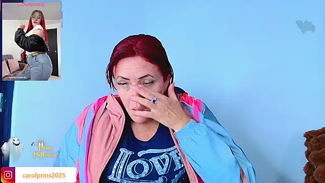 carolinhe  online show from October 28, 2025, 7:38 pm