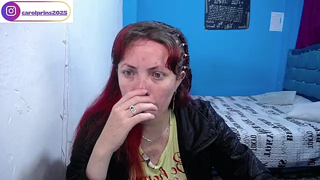 carolinhe  online show from March 25, 2026, 11:27 am