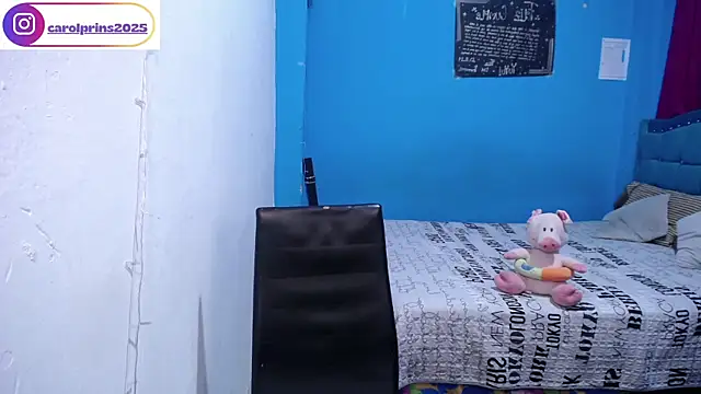 carolinhe  online show from March 26, 2026, 10:04 pm