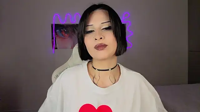 IamLuna2006 online show from February 13, 2026, 5:14 am