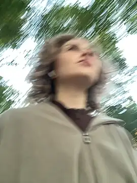 KellyKeler online show from September 26, 2025, 2:43 pm