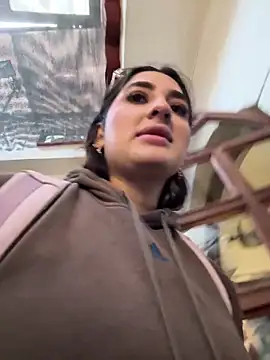 JasmineRhodes online show from April 16, 2026, 1:01 pm